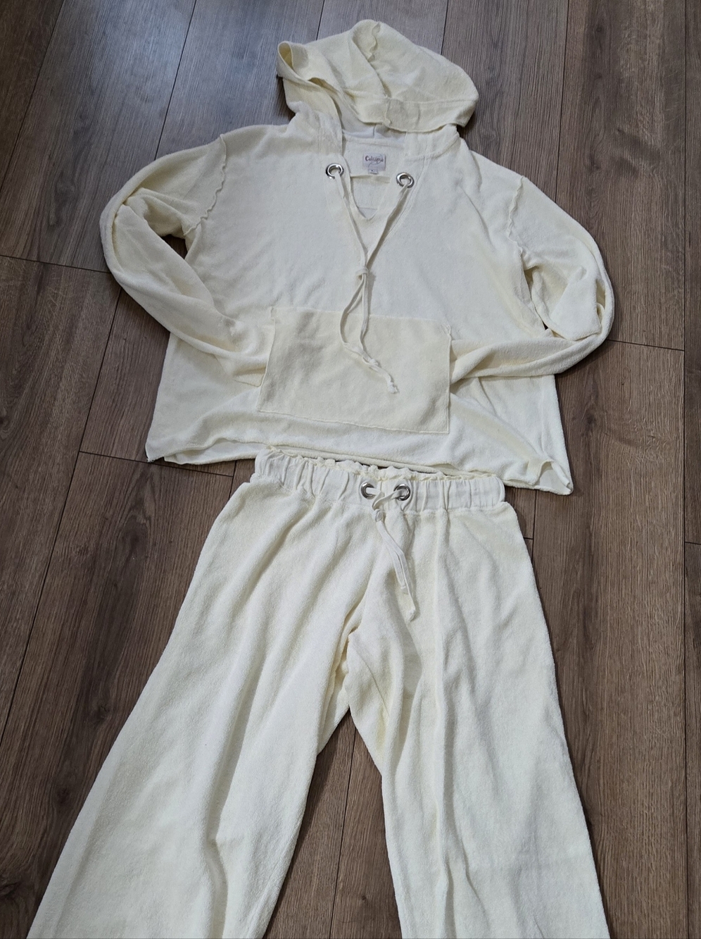 Calispia Cozy Cream Hoodie & Cropped Lounge Pants French Terry Set. - Picture 3 of 6
